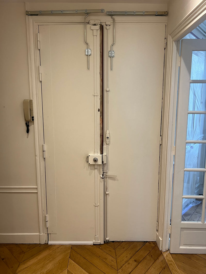 Double porte d’appartement avant blindage, côté appartement, avec verrou en applique